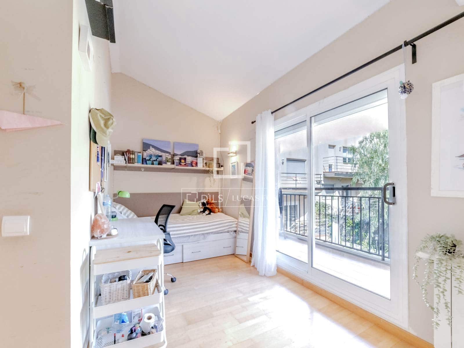 5 sovrum Villa till salu i Sitges med pool garage - 680 000 € (Ref: 9958817)