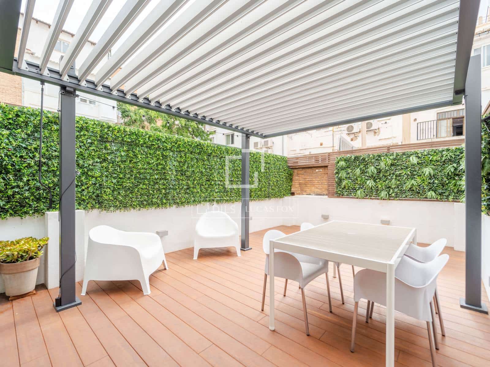 Appartement de 2 chambres à louer à Valence ville - 2 100 € (Ref: 9958876)
