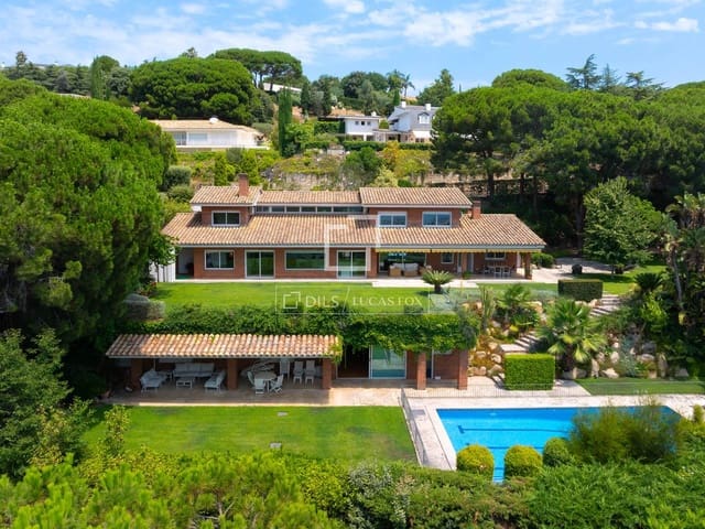 7 soverom Villa til salgs i Sant Vicenç de Montalt med svømmebasseng garasje - € 2 500 000 (Ref: 9961165)