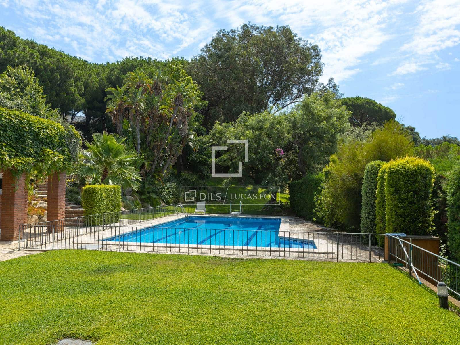 7 soverom Villa til salgs i Sant Vicenc de Montalt med svømmebasseng garasje - € 2 500 000 (Ref: 9961165)