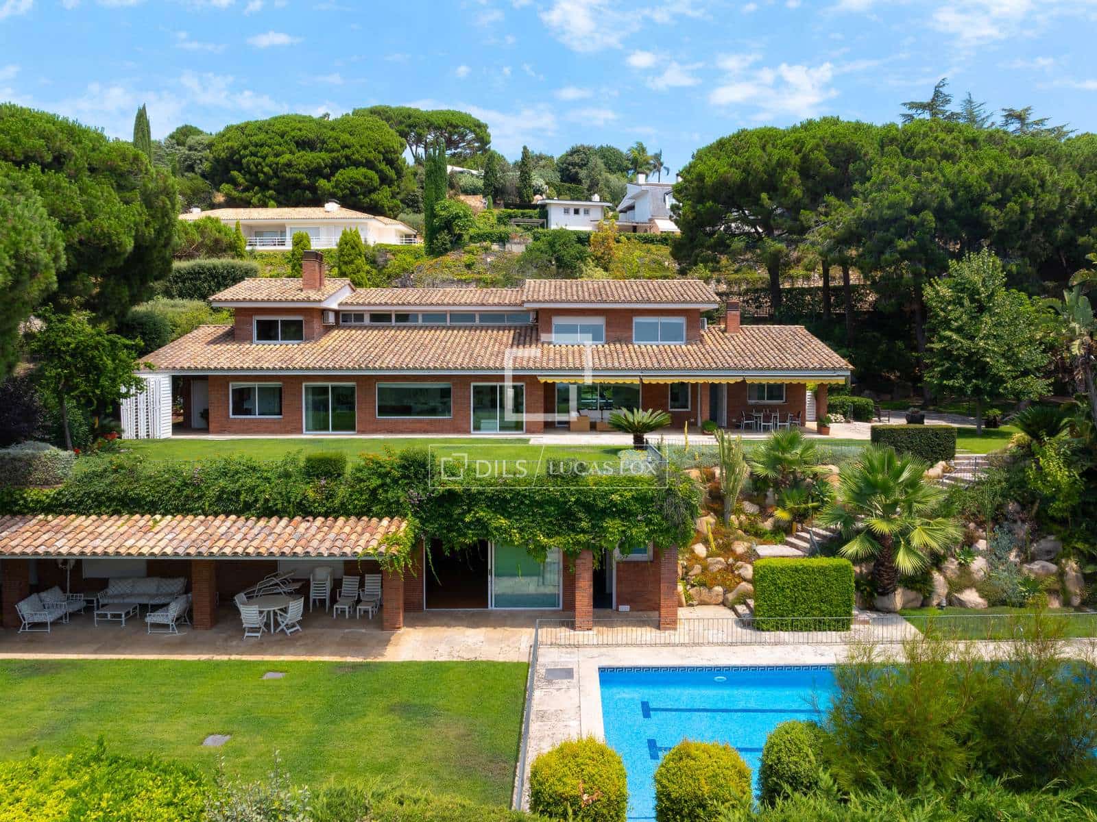 7 soverom Villa til salgs i Sant Vicenc de Montalt med svømmebasseng garasje - € 2 500 000 (Ref: 9961165)