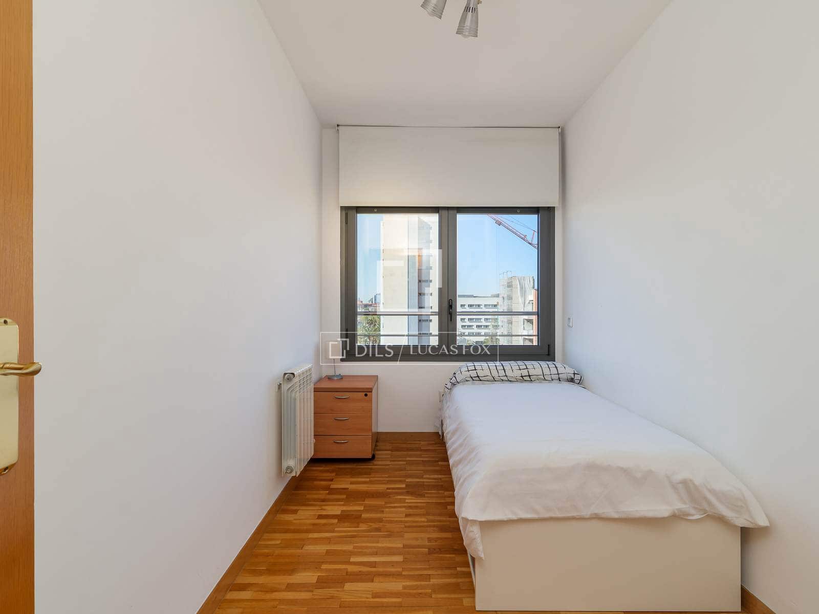 4 sovrum Lägenhet att hyra i Barcelona stad med garage - 3 200 € (Ref: 9961510)