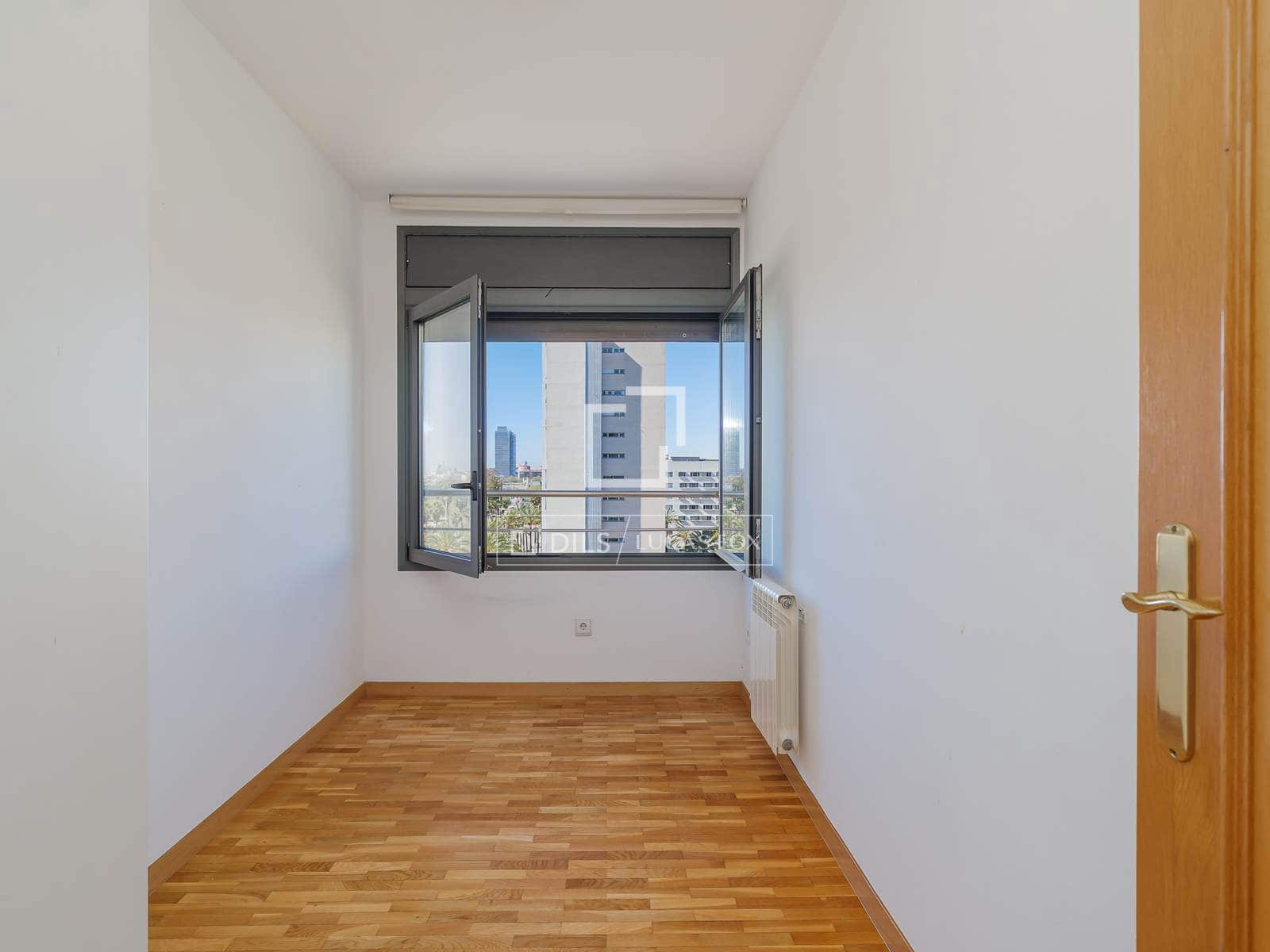 4 sovrum Lägenhet att hyra i Barcelona stad med garage - 3 200 € (Ref: 9961510)