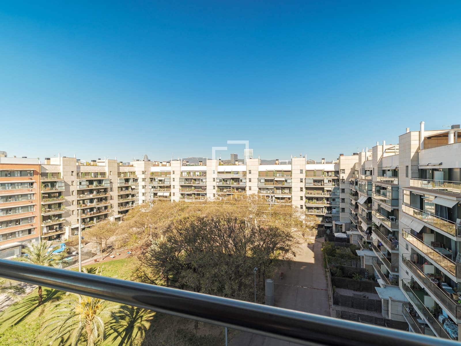 4 sovrum Lägenhet att hyra i Barcelona stad med garage - 3 200 € (Ref: 9961510)
