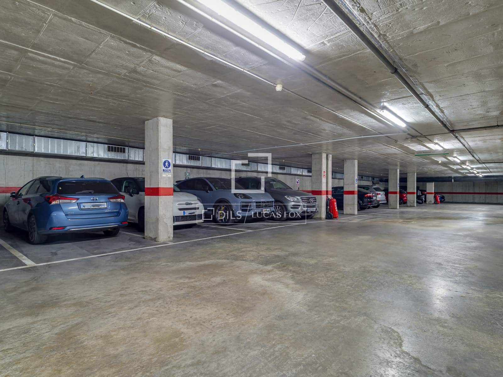 4 sovrum Lägenhet att hyra i Barcelona stad med garage - 3 200 € (Ref: 9961510)