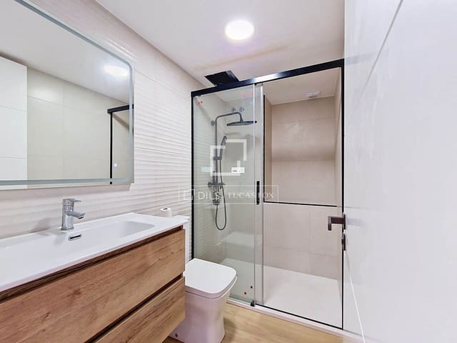 3 chambre Villa/Maison à vendre à Vilanova i la Geltrú avec garage - 595 000 € (Ref: 9961512)