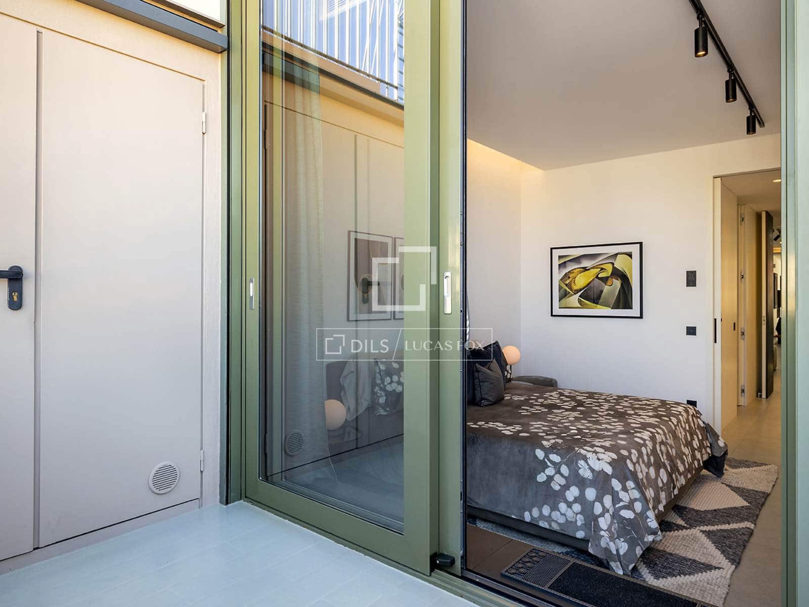 2 soverom Leilighet til leie i Barcelona by - € 12 000 (Ref: 9961701)