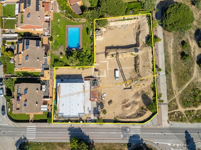 3 quarto Moradia para venda em Lloret de Mar com piscina garagem - 830 000 € (Ref: 9961703)