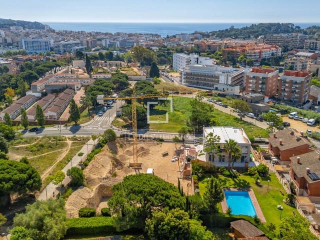 3 quarto Moradia para venda em Lloret de Mar com piscina garagem - 830 000 € (Ref: 9961703)