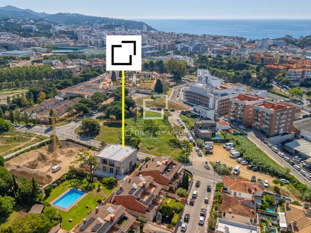 3 quarto Moradia para venda em Lloret de Mar com piscina garagem - 830 000 € (Ref: 9961703)