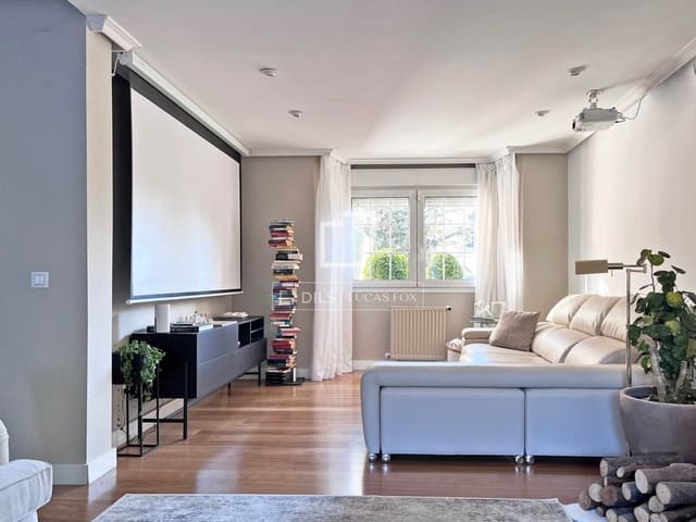 7 slaapkamer Villa te koop in Majadahonda met zwembad garage - € 1.490.000 (Ref: 9961839)