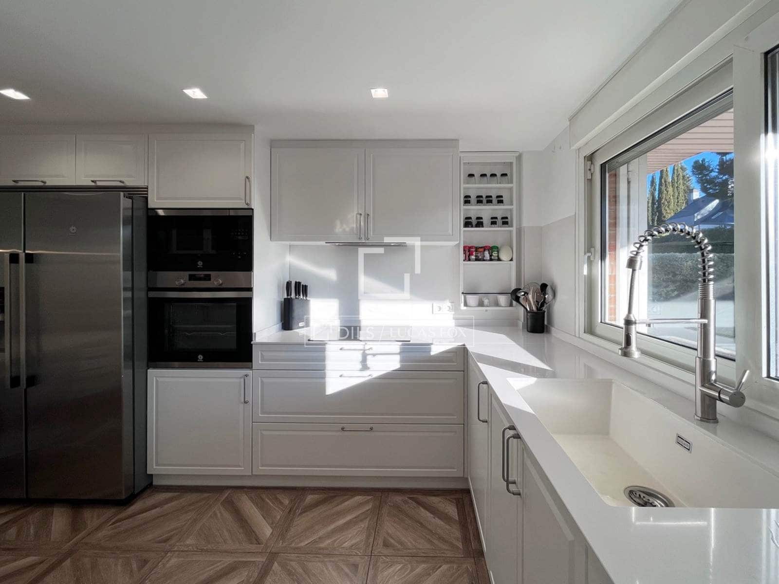 7 slaapkamer Villa te koop in Majadahonda met zwembad garage - € 1.490.000 (Ref: 9961839)