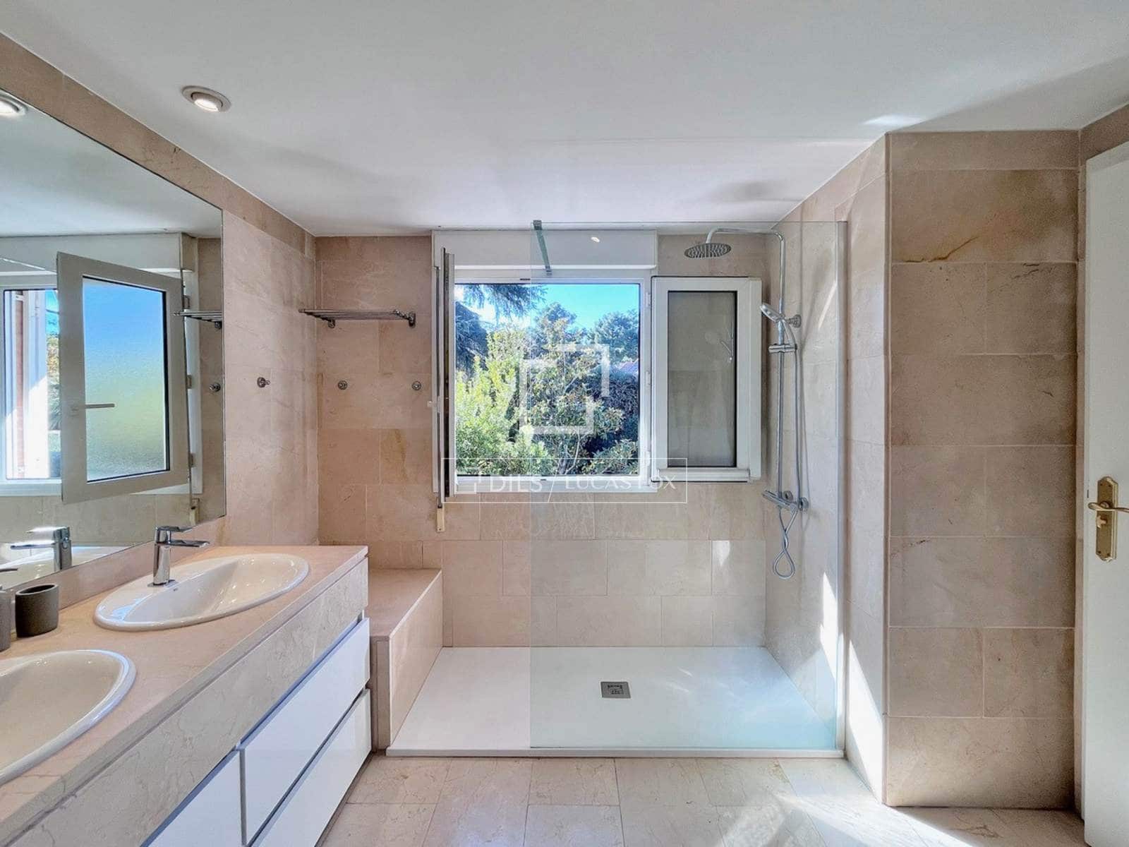 7 slaapkamer Villa te koop in Majadahonda met zwembad garage - € 1.490.000 (Ref: 9961839)