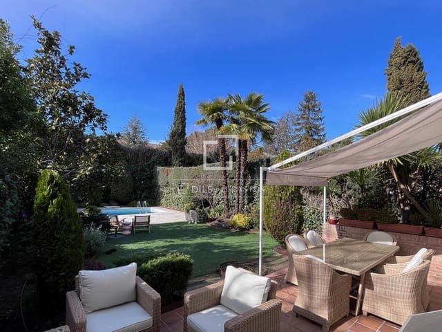 7 slaapkamer Villa te koop in Majadahonda met zwembad garage - € 1.490.000 (Ref: 9961839)