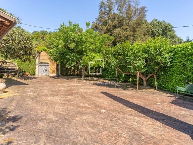 5 slaapkamer Finca/Landhuis te koop in Madremanya met zwembad - € 990.000 (Ref: 9964131)