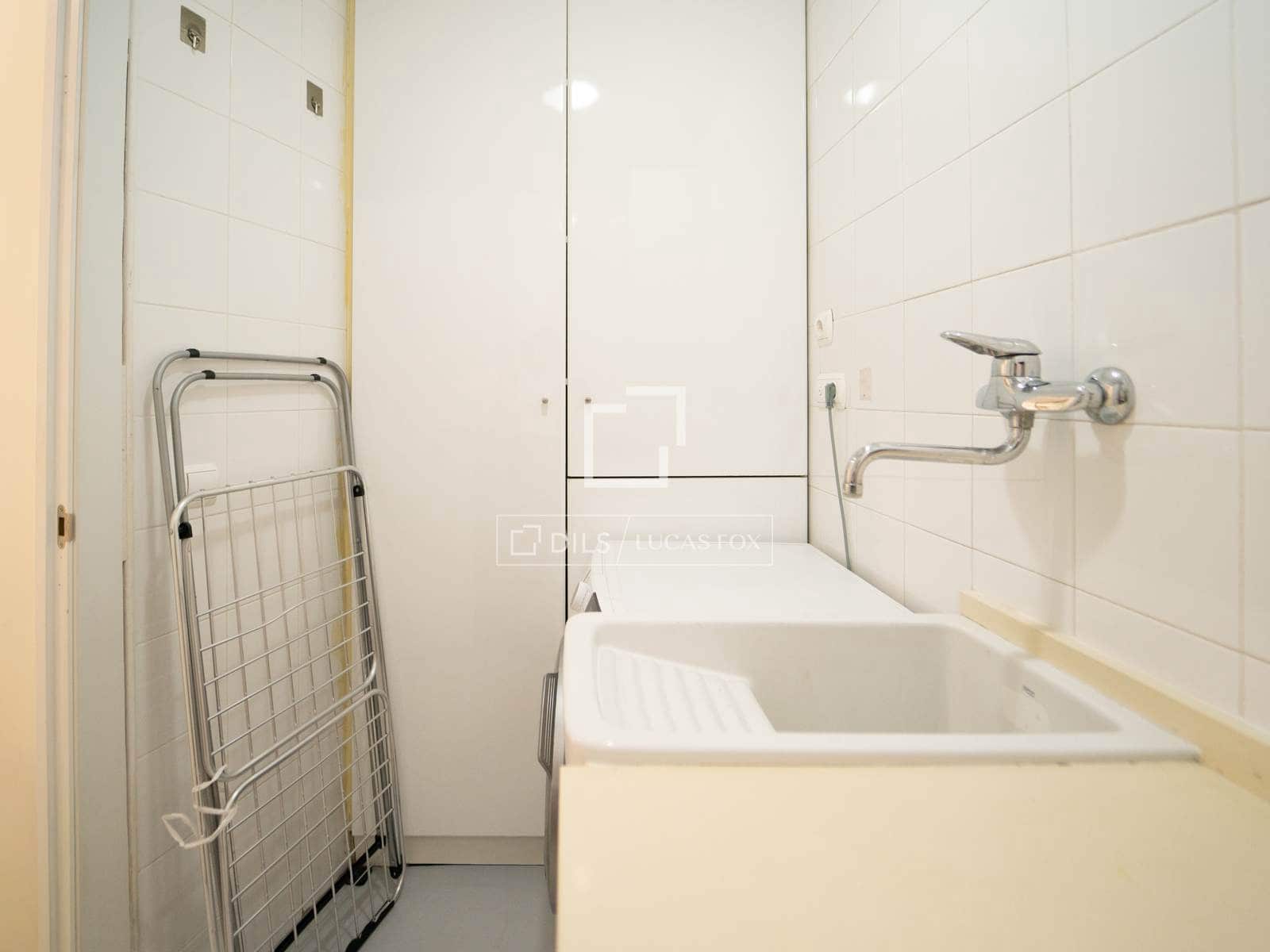 3 bedroom Apartment for rent in Valencia city with garage - € 2,000 (Ref: 9964133)