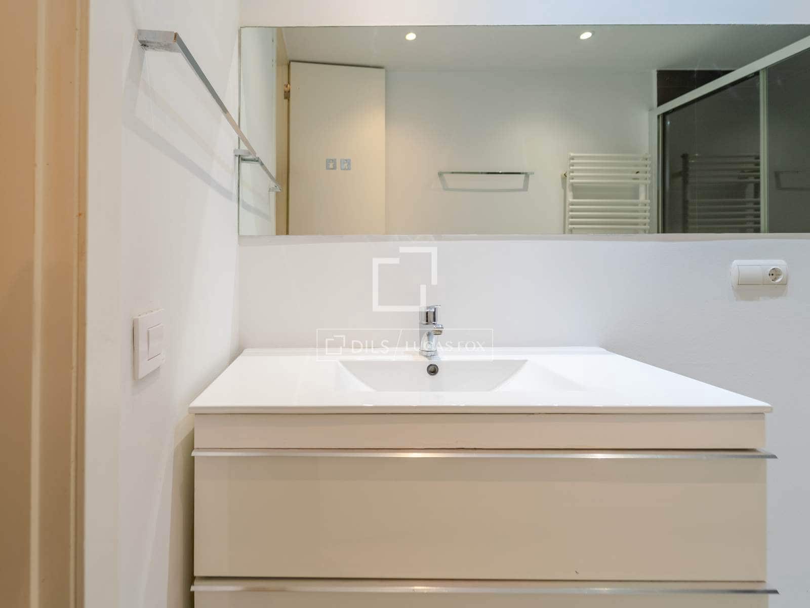 3 bedroom Apartment for rent in Valencia city with garage - € 2,000 (Ref: 9964133)