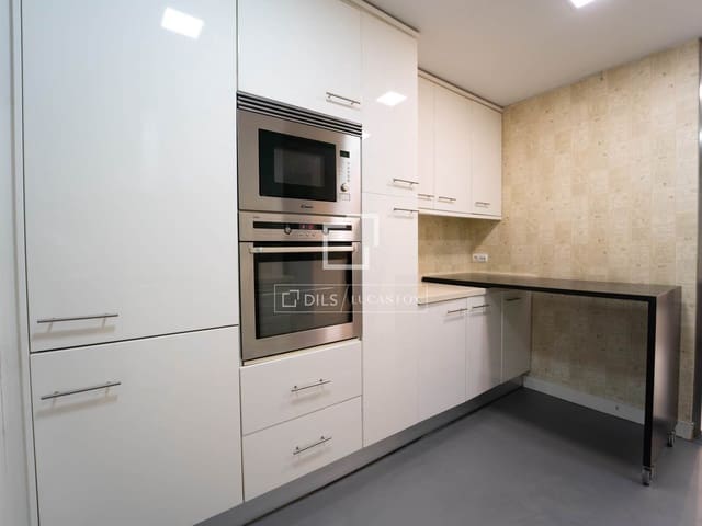 3 bedroom Apartment for rent in Valencia city with garage - € 2,000 (Ref: 9964133)