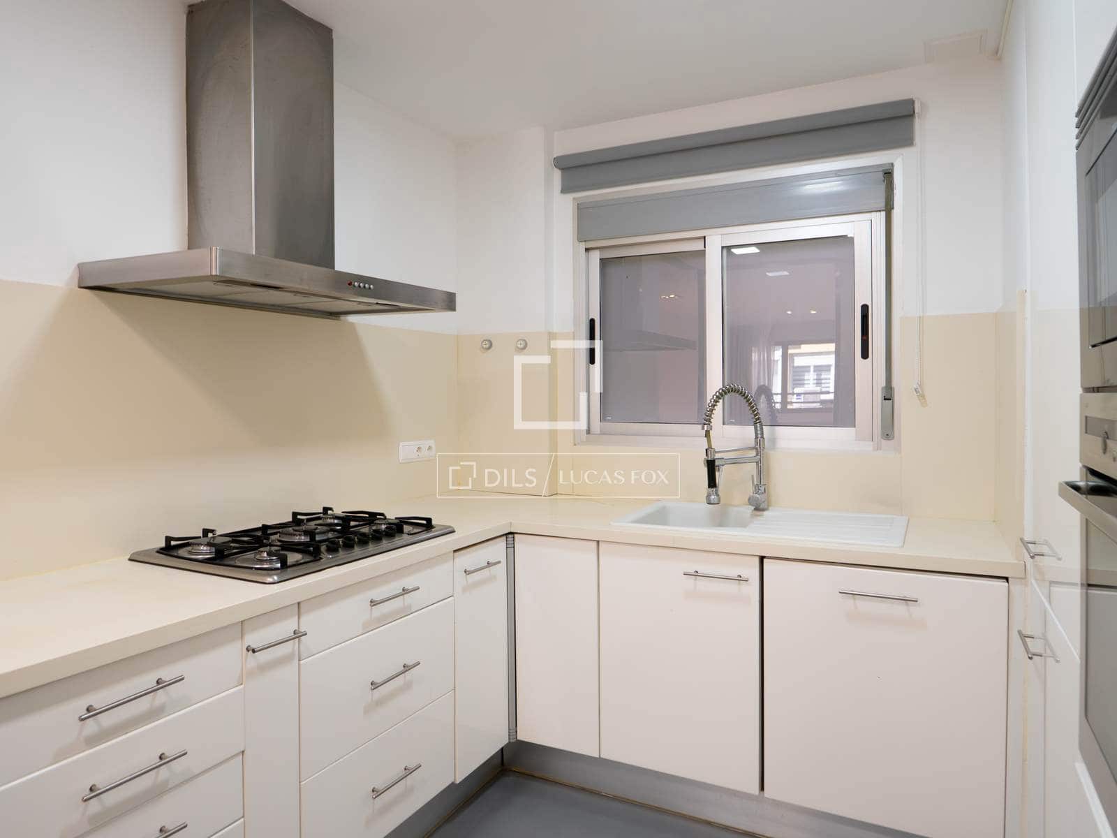 3 bedroom Apartment for rent in Valencia city with garage - € 2,000 (Ref: 9964133)