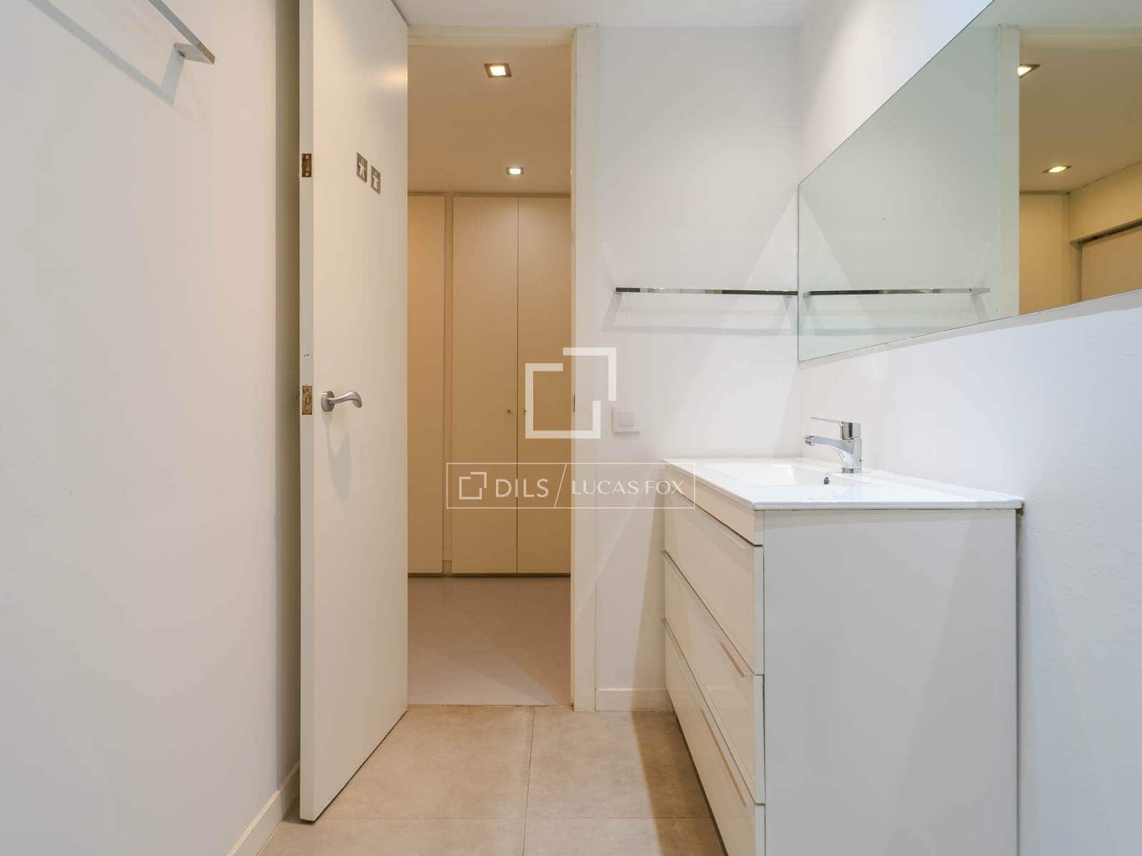 3 bedroom Apartment for rent in Valencia city with garage - € 2,000 (Ref: 9964133)