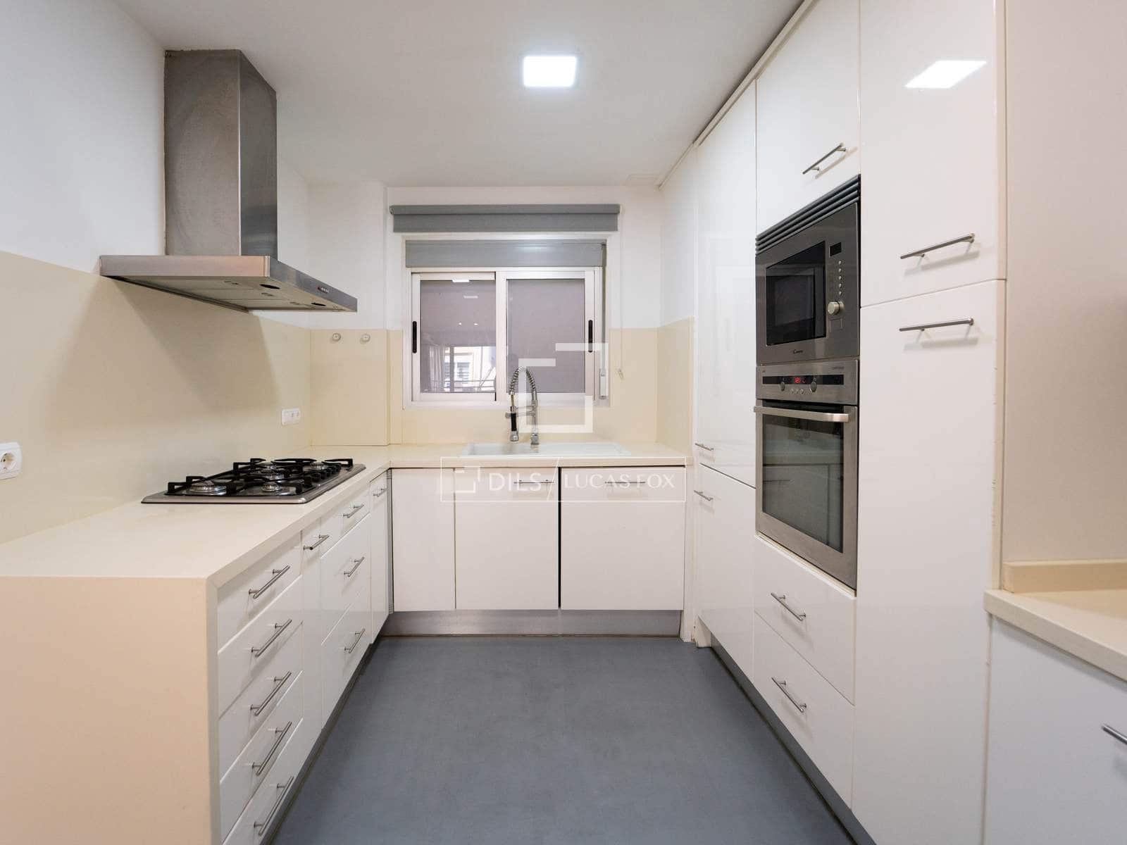 3 bedroom Apartment for rent in Valencia city with garage - € 2,000 (Ref: 9964133)