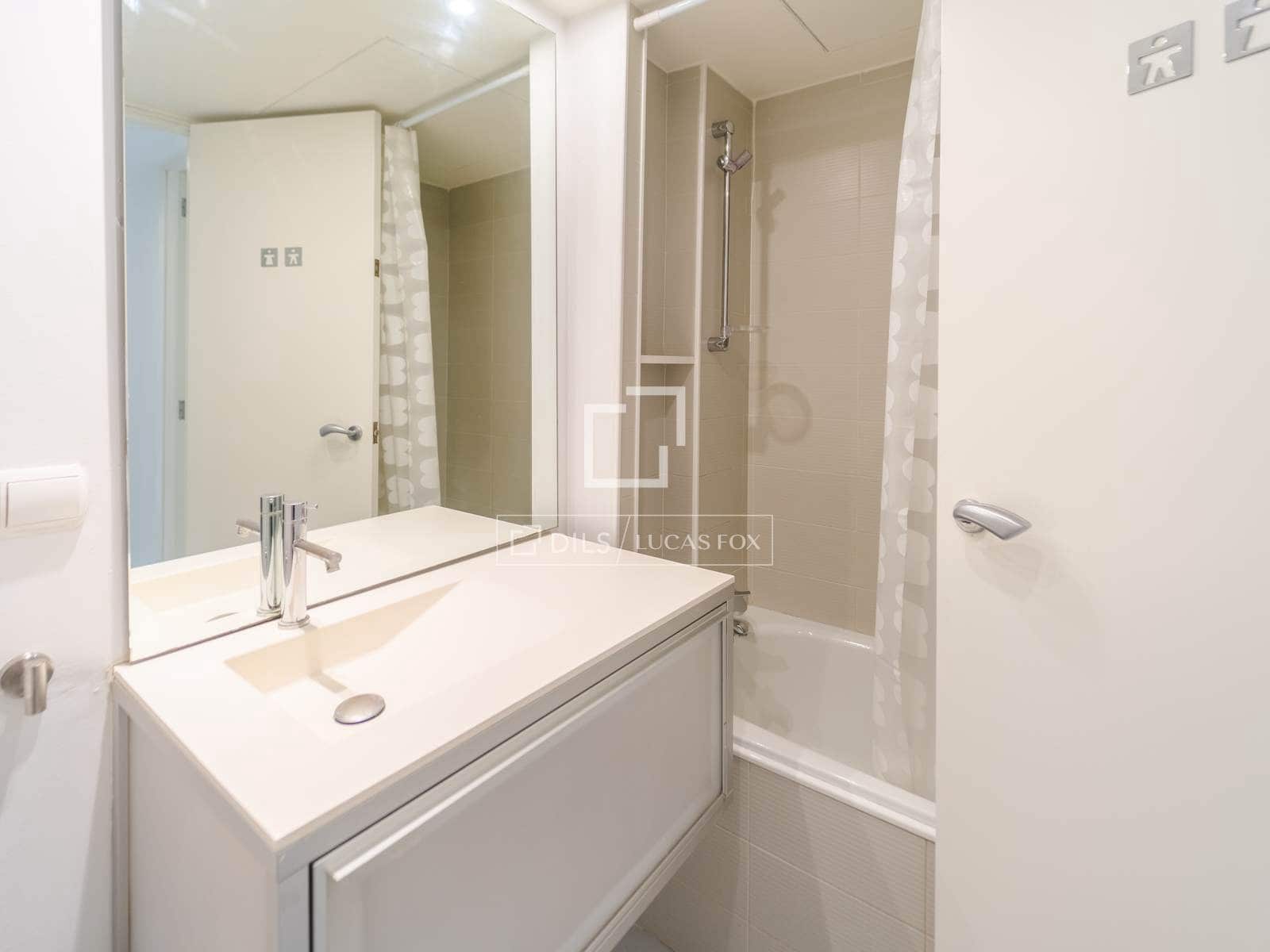 3 bedroom Apartment for rent in Valencia city with garage - € 2,000 (Ref: 9964133)