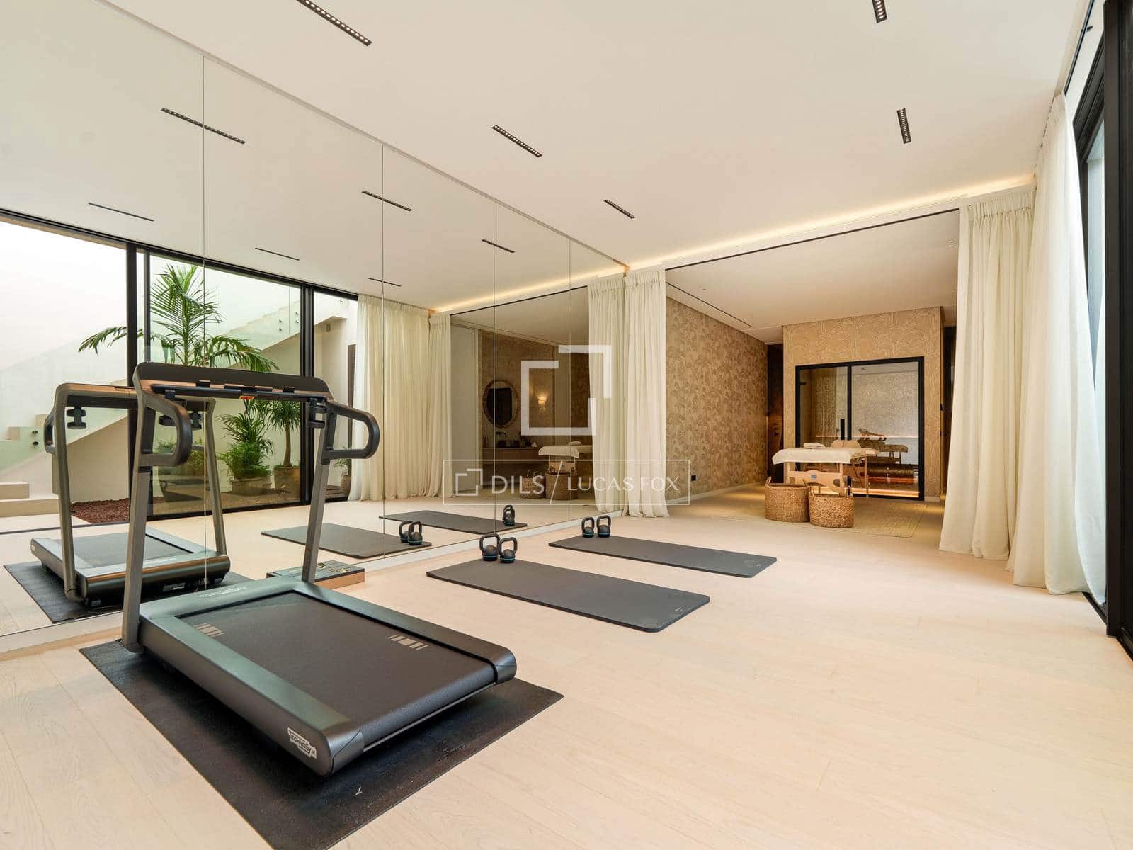 5 slaapkamer Villa te koop in Marbella met zwembad garage - € 5.995.000 (Ref: 9964288)