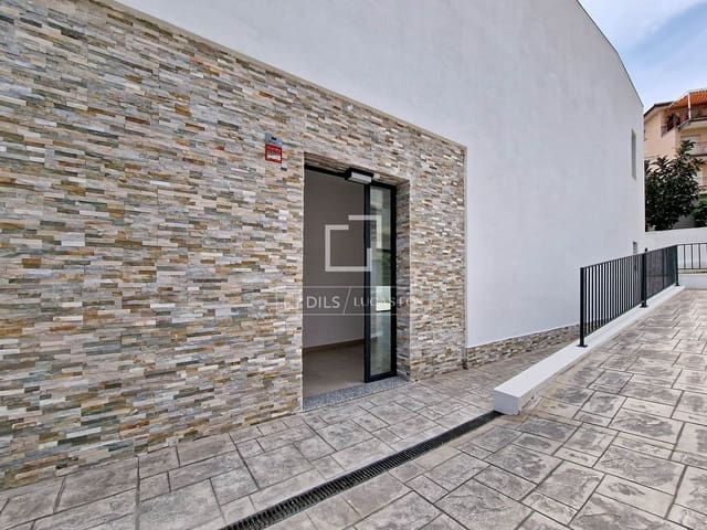 4 bedroom Villa for sale in Segur de Calafell, Calafell with pool garage - € 780,000 (Ref: 9964289)