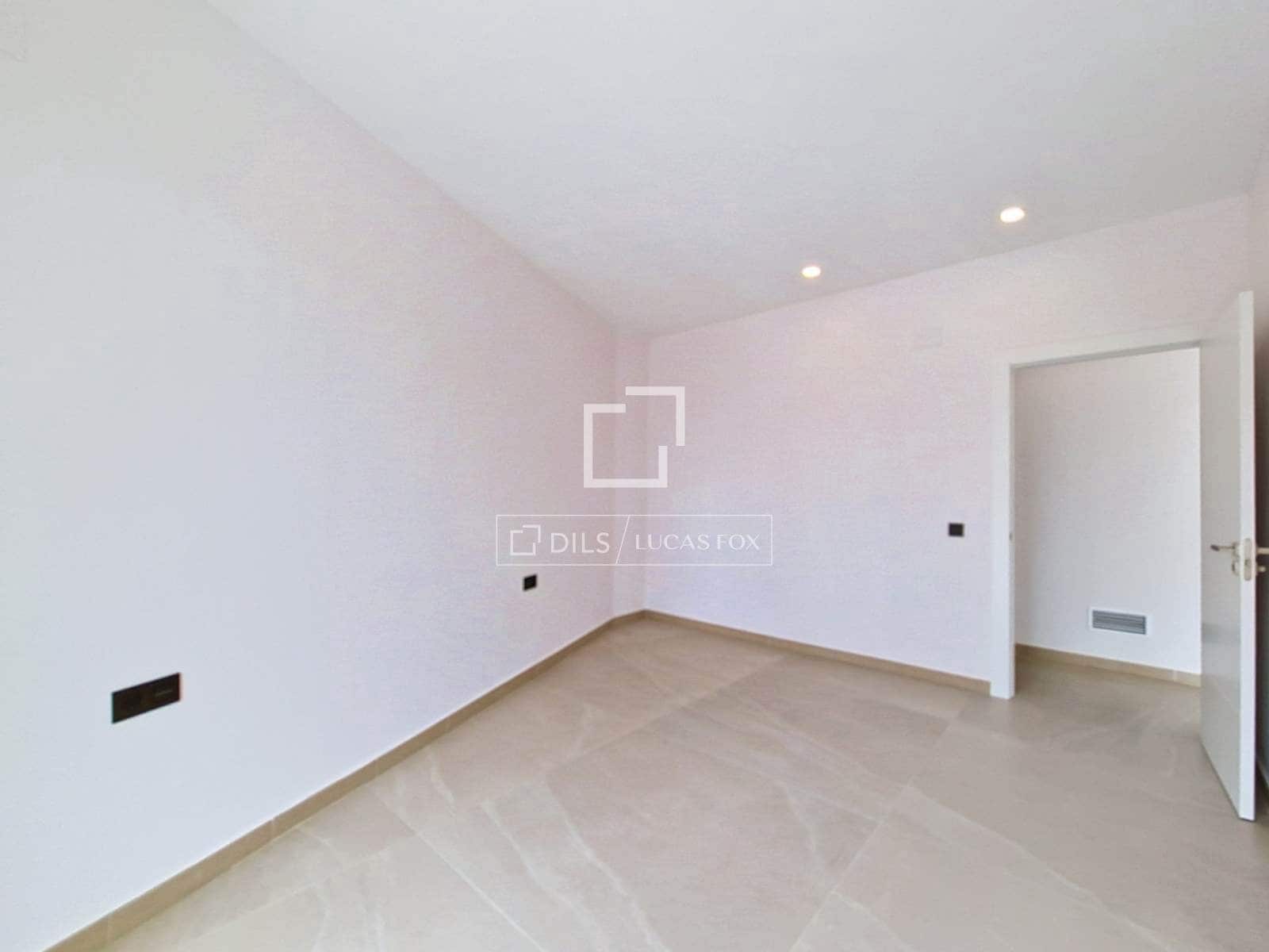4 bedroom Villa for sale in Segur de Calafell with pool garage - € 780,000 (Ref: 9964289)