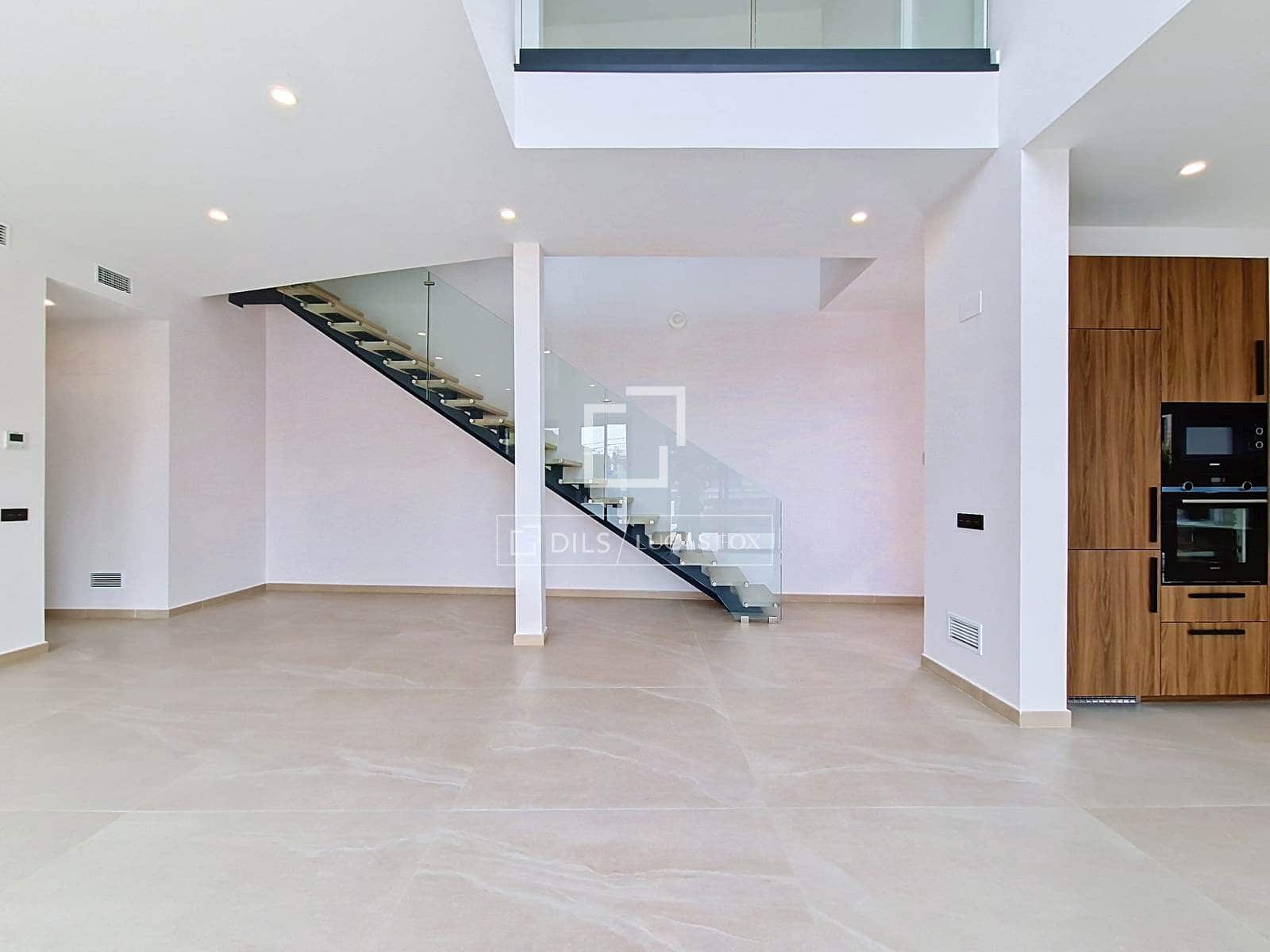 4 bedroom Villa for sale in Segur de Calafell with pool garage - € 780,000 (Ref: 9964289)