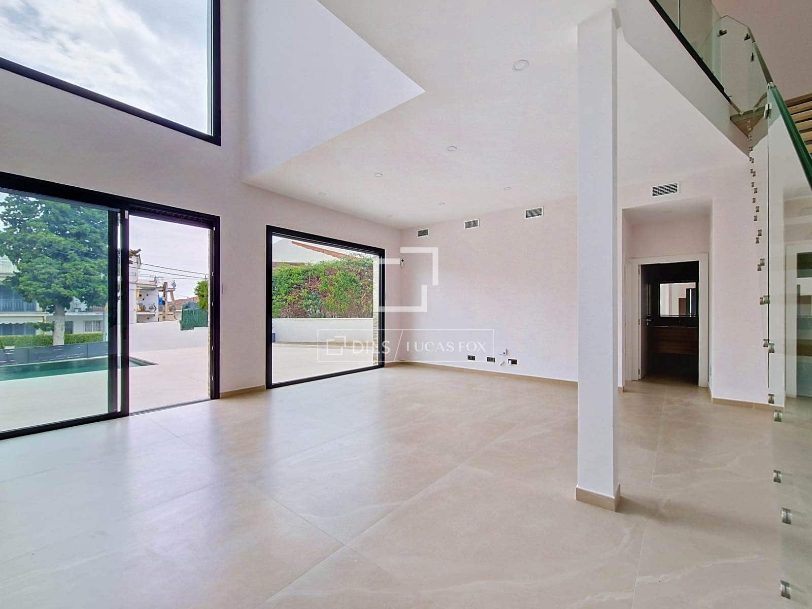4 bedroom Villa for sale in Segur de Calafell with pool garage - € 780,000 (Ref: 9964289)