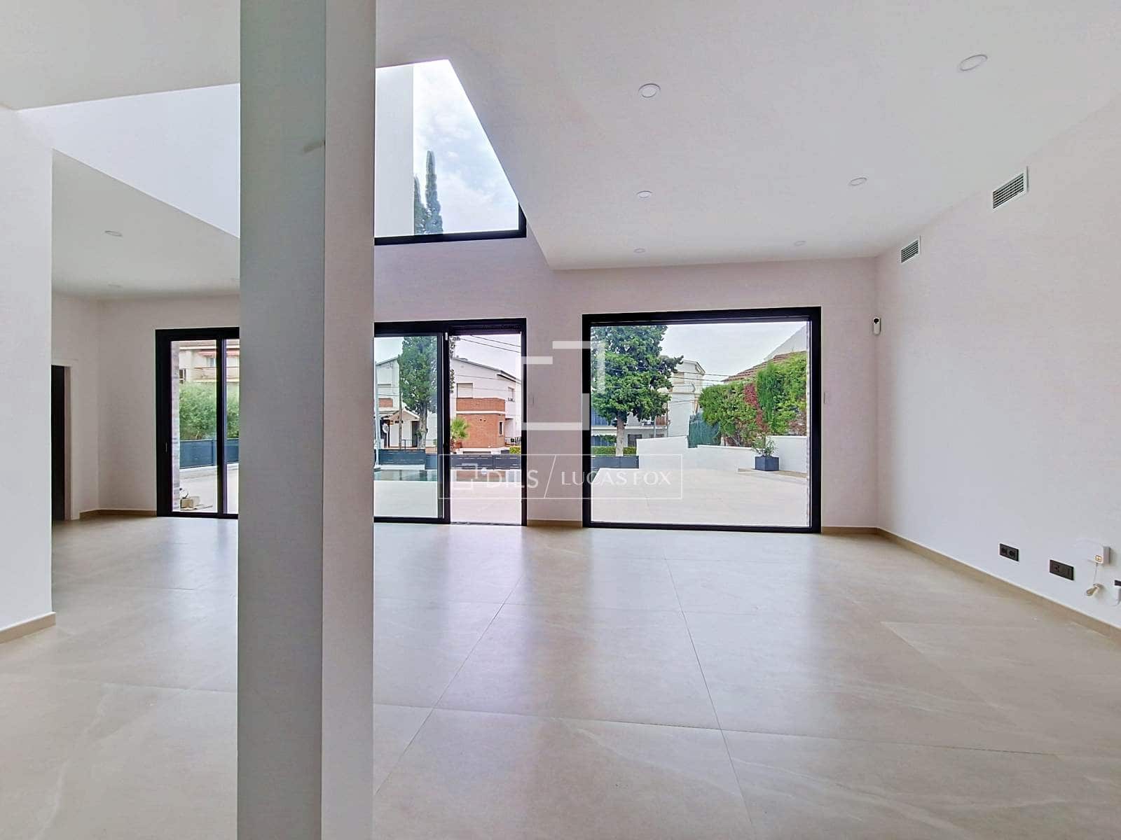 4 bedroom Villa for sale in Segur de Calafell with pool garage - € 780,000 (Ref: 9964289)