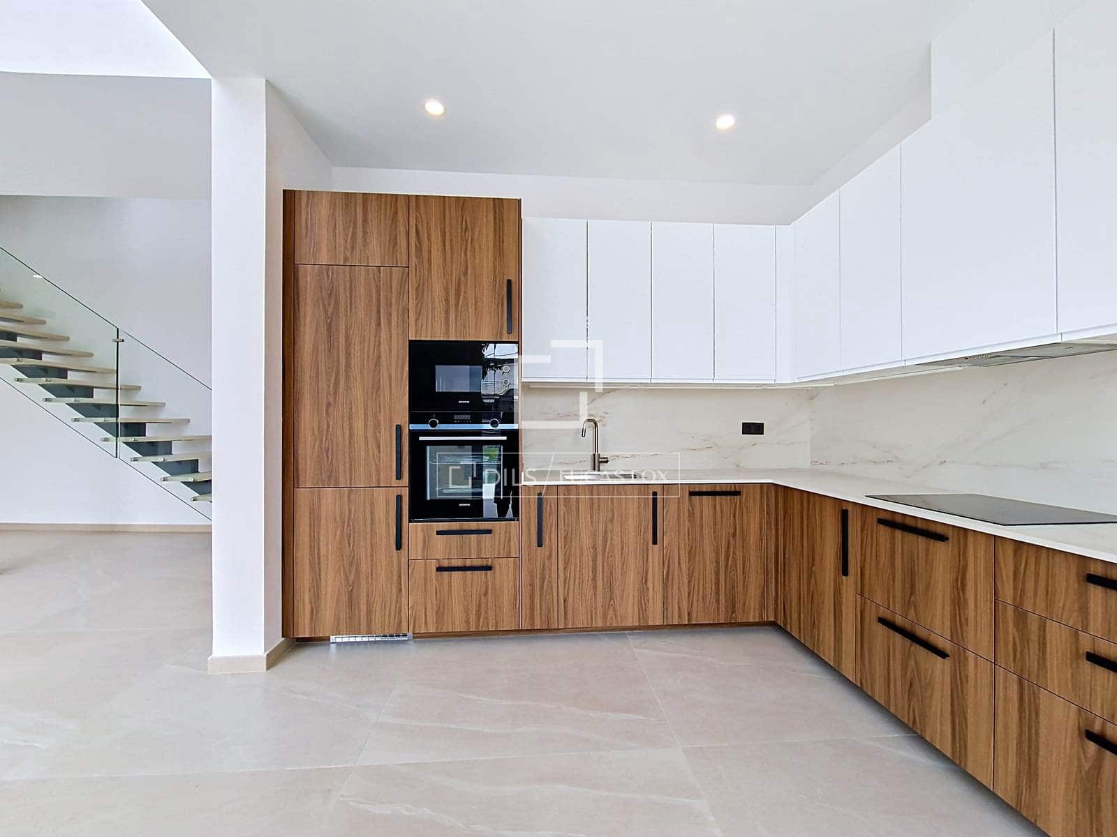 4 bedroom Villa for sale in Segur de Calafell with pool garage - € 780,000 (Ref: 9964289)