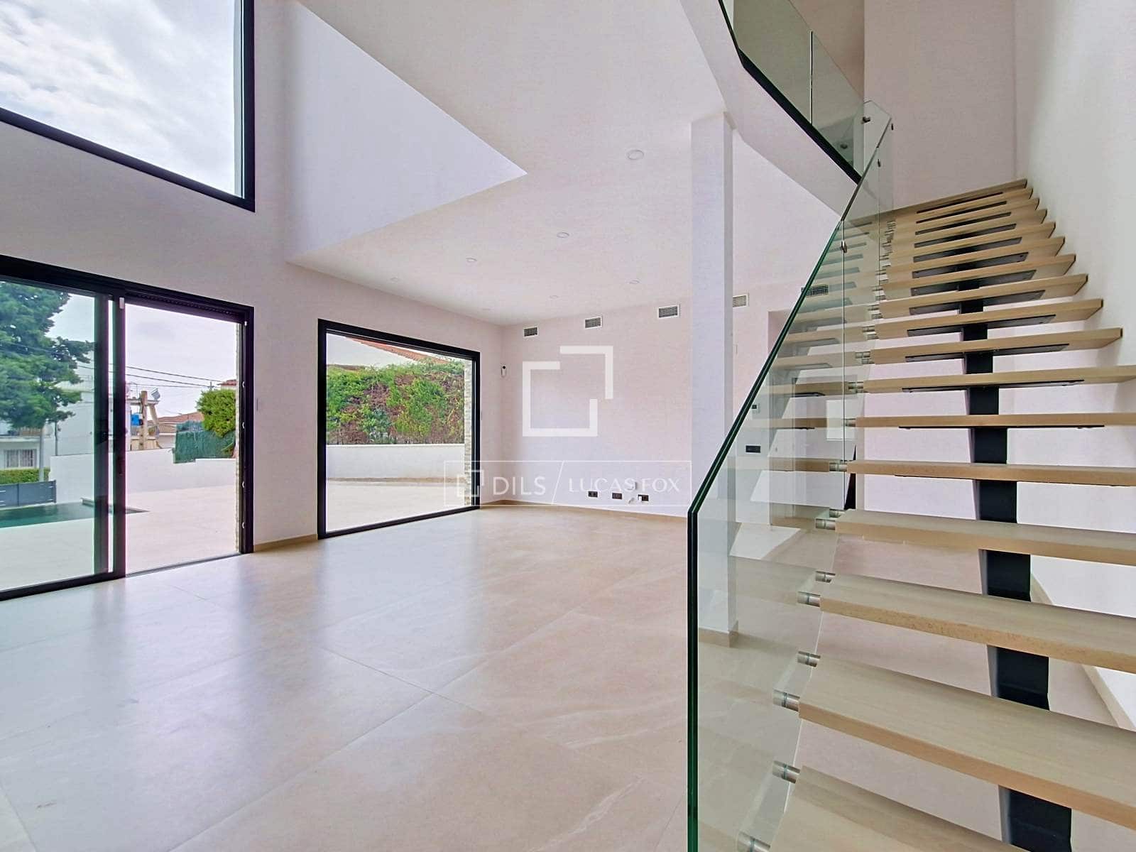 4 bedroom Villa for sale in Segur de Calafell with pool garage - € 780,000 (Ref: 9964289)