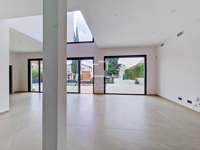 4 bedroom Villa for sale in Segur de Calafell, Calafell with pool garage - € 780,000 (Ref: 9964289)