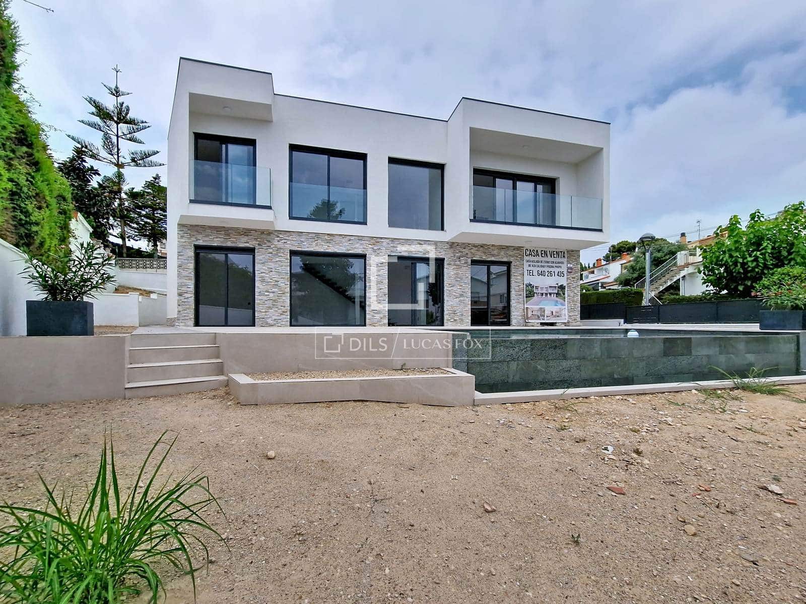 4 bedroom Villa for sale in Segur de Calafell with pool garage - € 780,000 (Ref: 9964289)