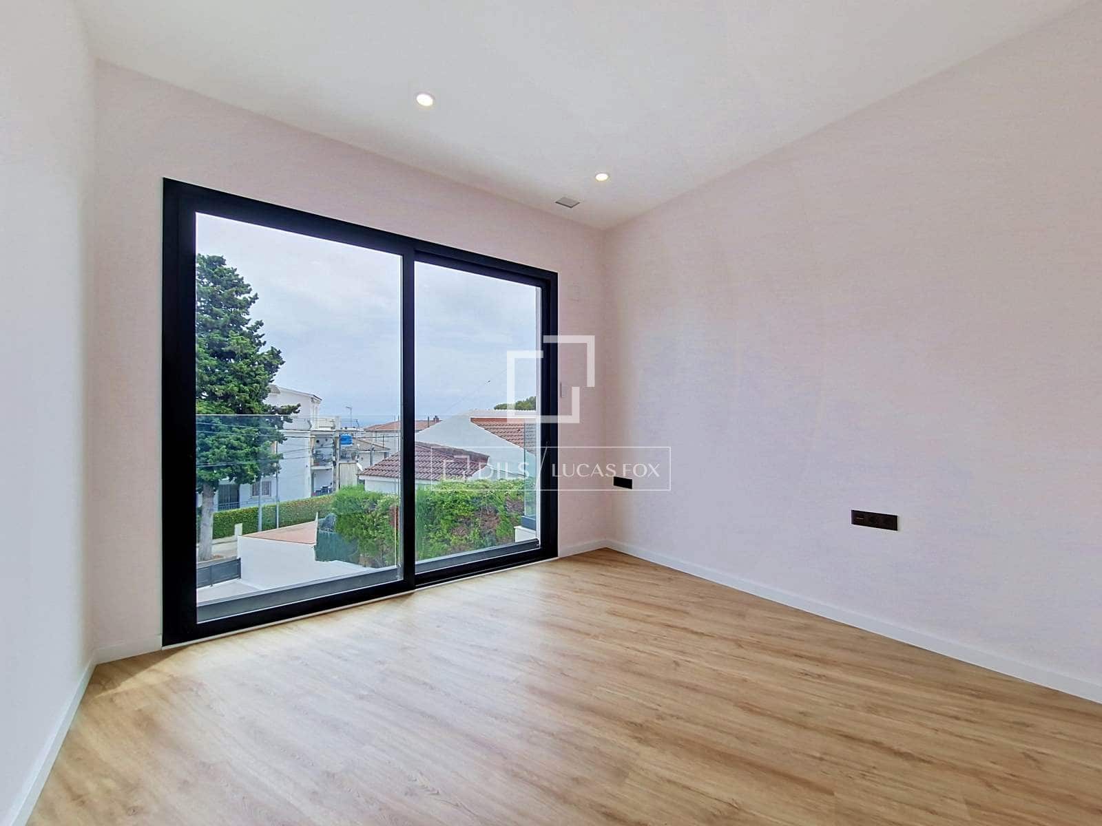 4 bedroom Villa for sale in Segur de Calafell with pool garage - € 780,000 (Ref: 9964289)