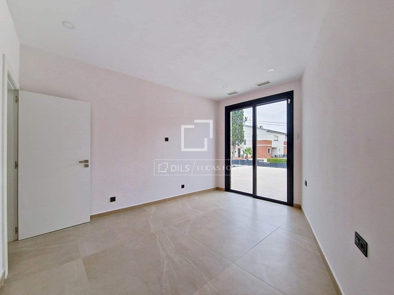 4 bedroom Villa for sale in Segur de Calafell with pool garage - € 780,000 (Ref: 9964289)
