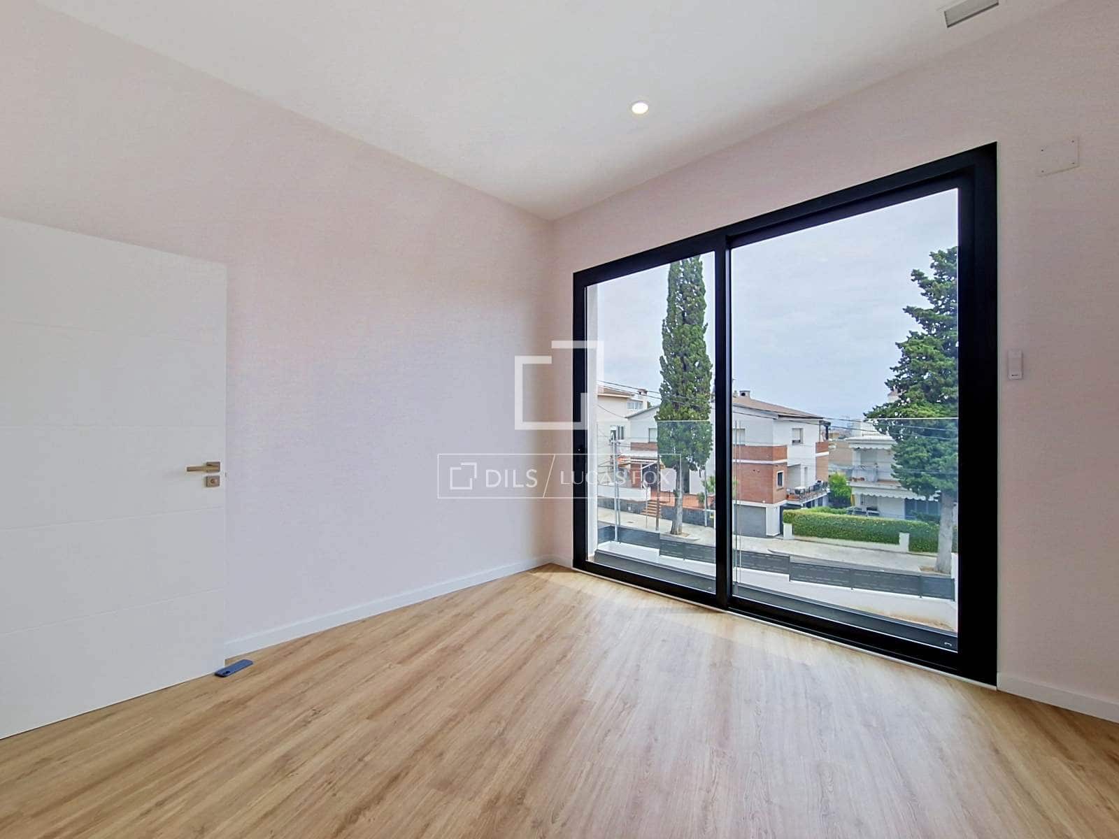 4 bedroom Villa for sale in Segur de Calafell with pool garage - € 780,000 (Ref: 9964289)