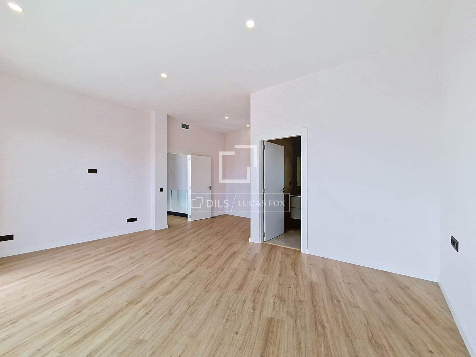 4 bedroom Villa for sale in Segur de Calafell with pool garage - € 780,000 (Ref: 9964289)