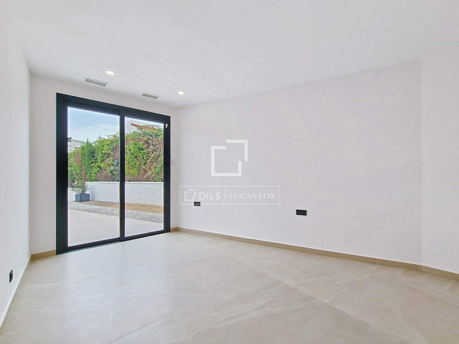 4 bedroom Villa for sale in Segur de Calafell with pool garage - € 780,000 (Ref: 9964289)