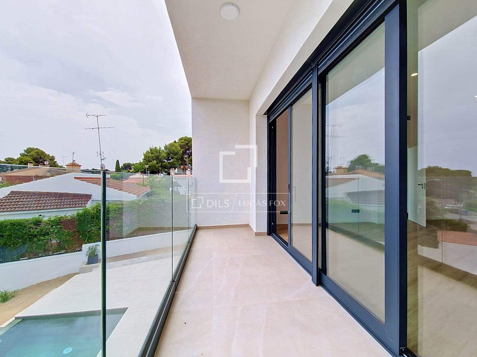 4 bedroom Villa for sale in Segur de Calafell with pool garage - € 780,000 (Ref: 9964289)