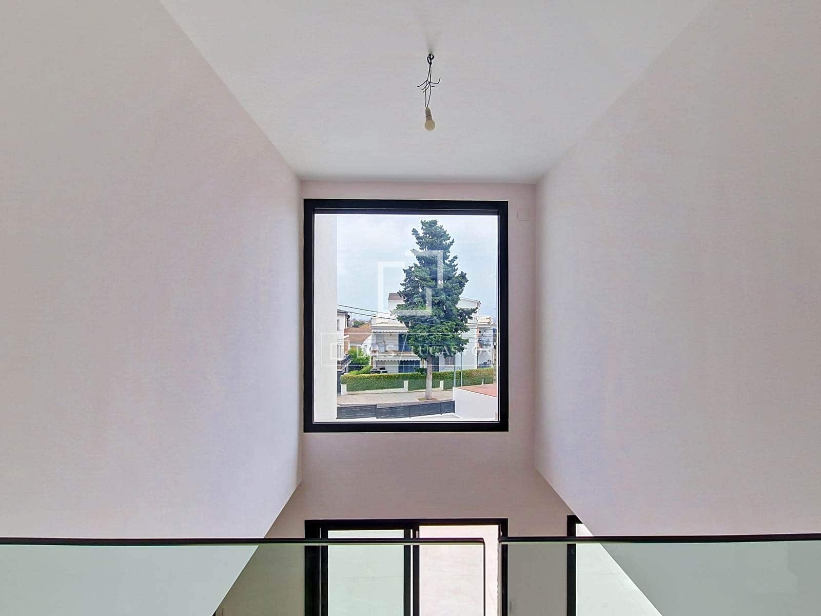 4 bedroom Villa for sale in Segur de Calafell with pool garage - € 780,000 (Ref: 9964289)