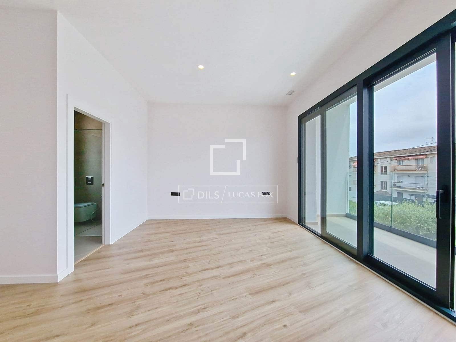 4 bedroom Villa for sale in Segur de Calafell with pool garage - € 780,000 (Ref: 9964289)