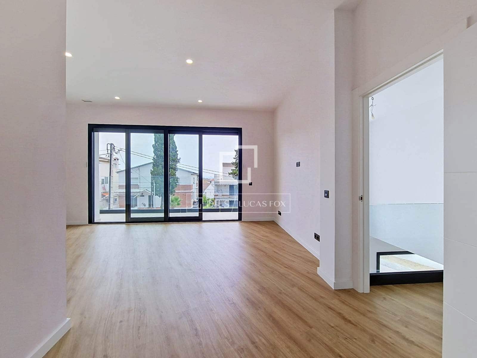 4 bedroom Villa for sale in Segur de Calafell with pool garage - € 780,000 (Ref: 9964289)