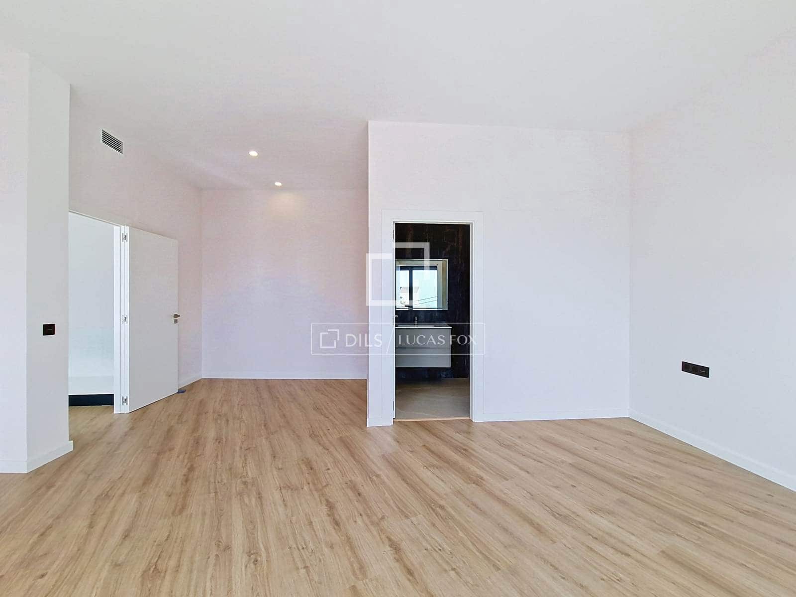 4 bedroom Villa for sale in Segur de Calafell with pool garage - € 780,000 (Ref: 9964289)