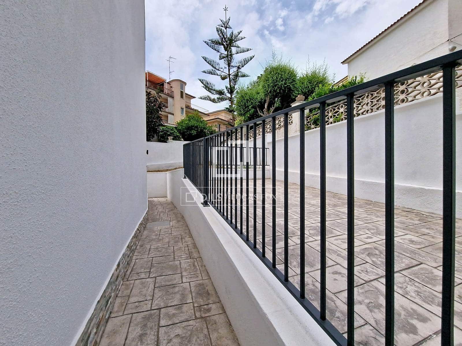 4 bedroom Villa for sale in Segur de Calafell with pool garage - € 780,000 (Ref: 9964289)