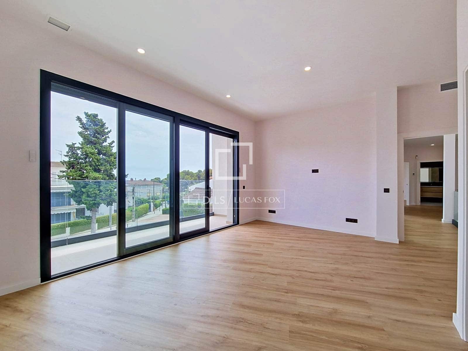 4 bedroom Villa for sale in Segur de Calafell with pool garage - € 780,000 (Ref: 9964289)
