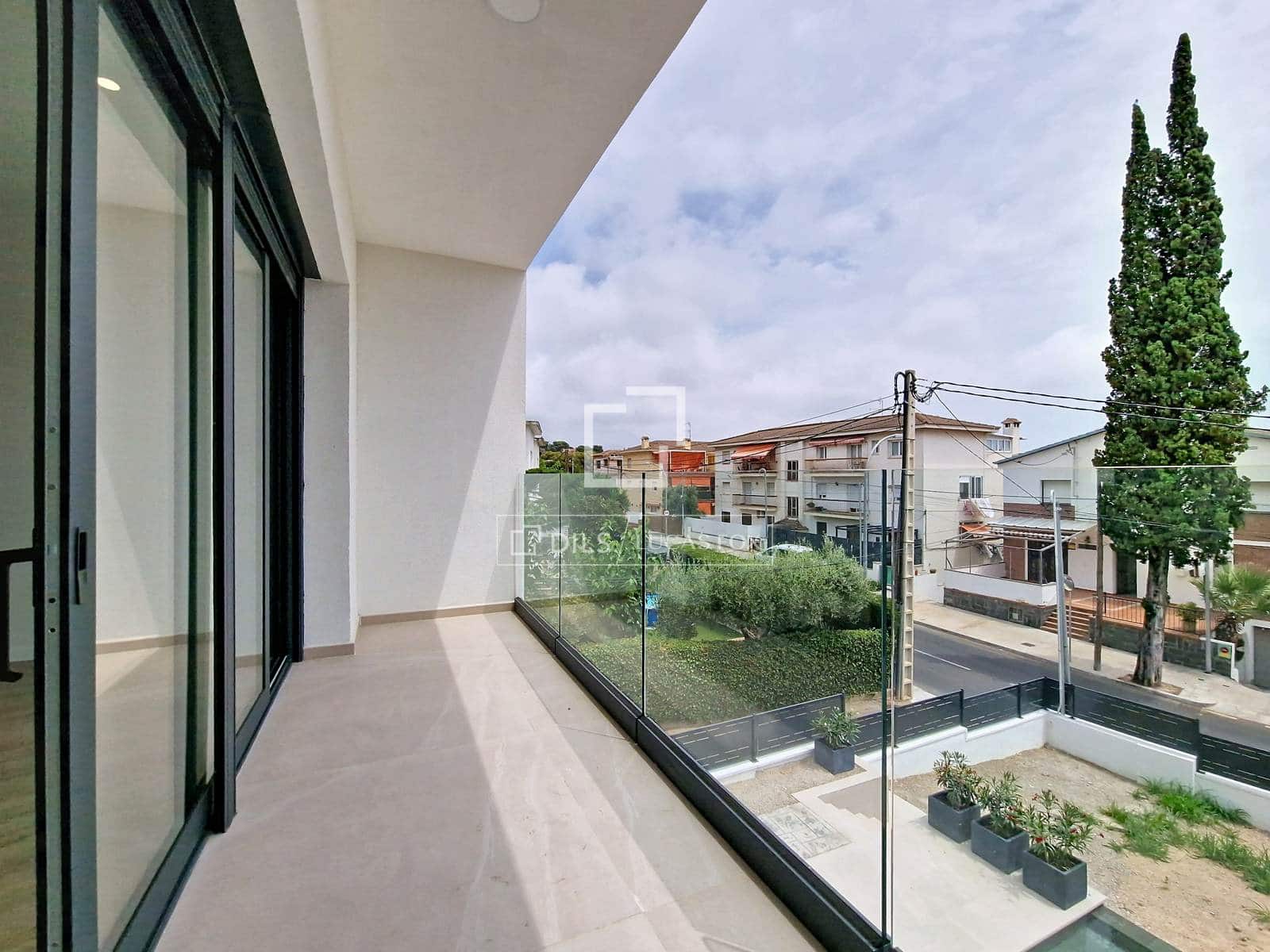 4 bedroom Villa for sale in Segur de Calafell with pool garage - € 780,000 (Ref: 9964289)