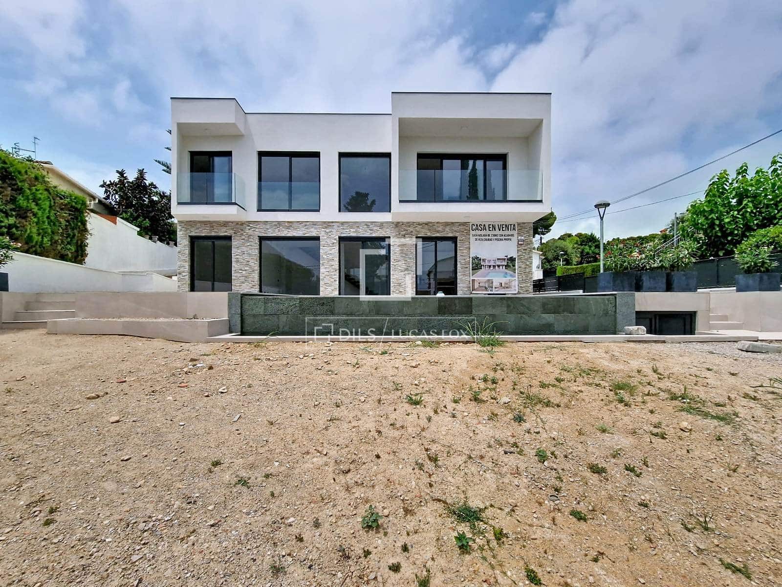 4 bedroom Villa for sale in Segur de Calafell with pool garage - € 780,000 (Ref: 9964289)